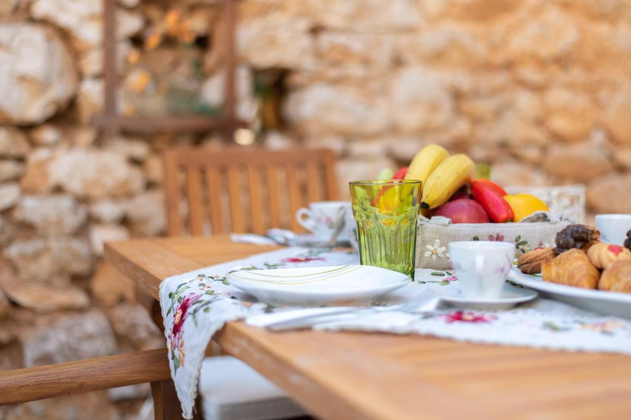 Little Karafillias Chalki House Villa Екстериор снимка