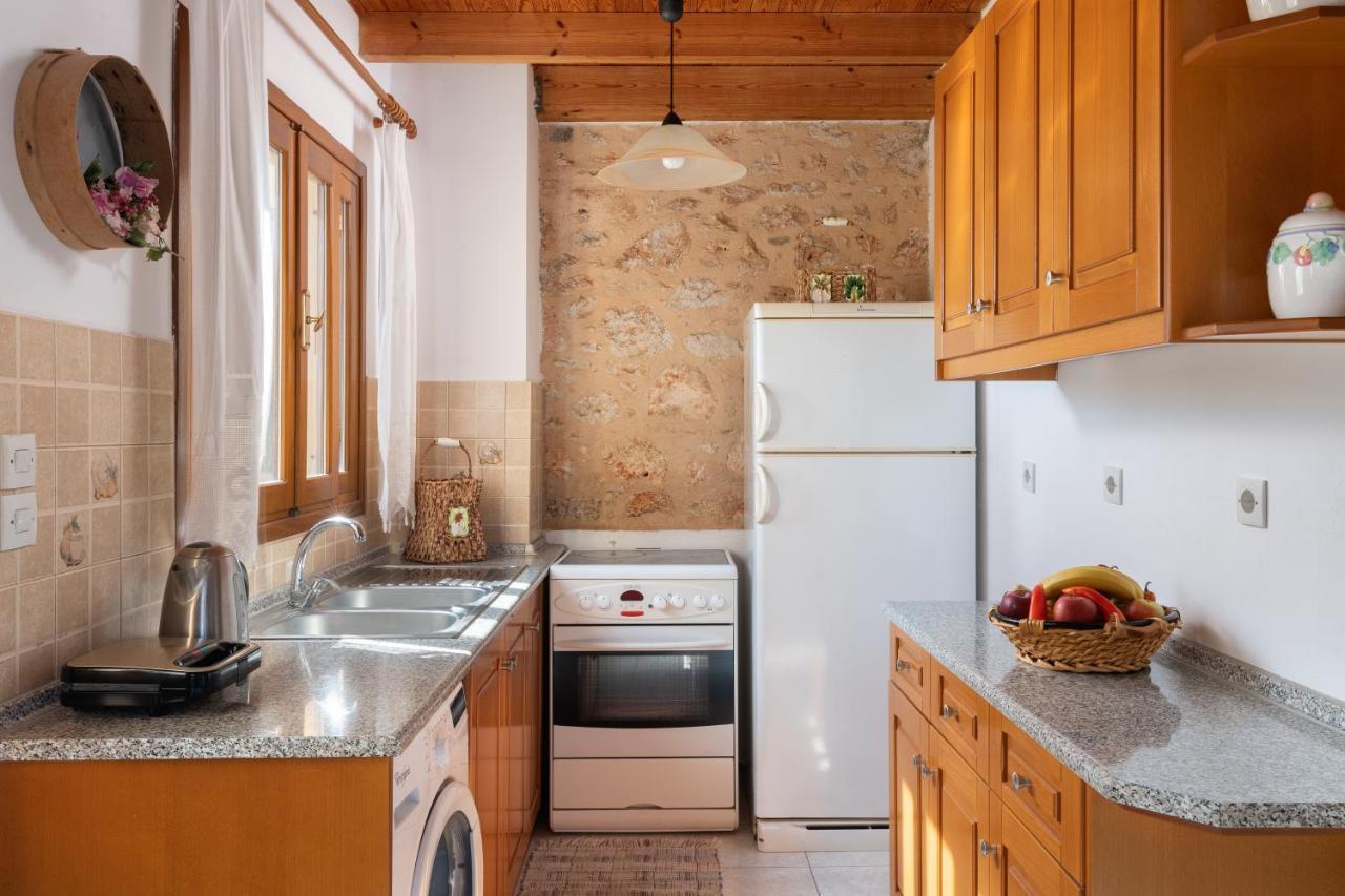Little Karafillias Chalki House Villa Екстериор снимка